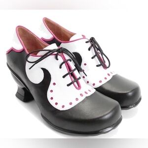 John Fluevog Black & White Kitschy Kitschy Boom Boom Viv size 8.5